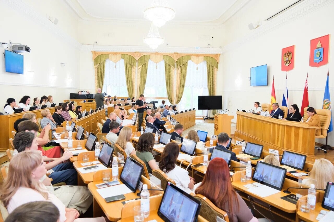 В Астрахани обсудили поддержку семей с детьми-инвалидами в странах СНГ