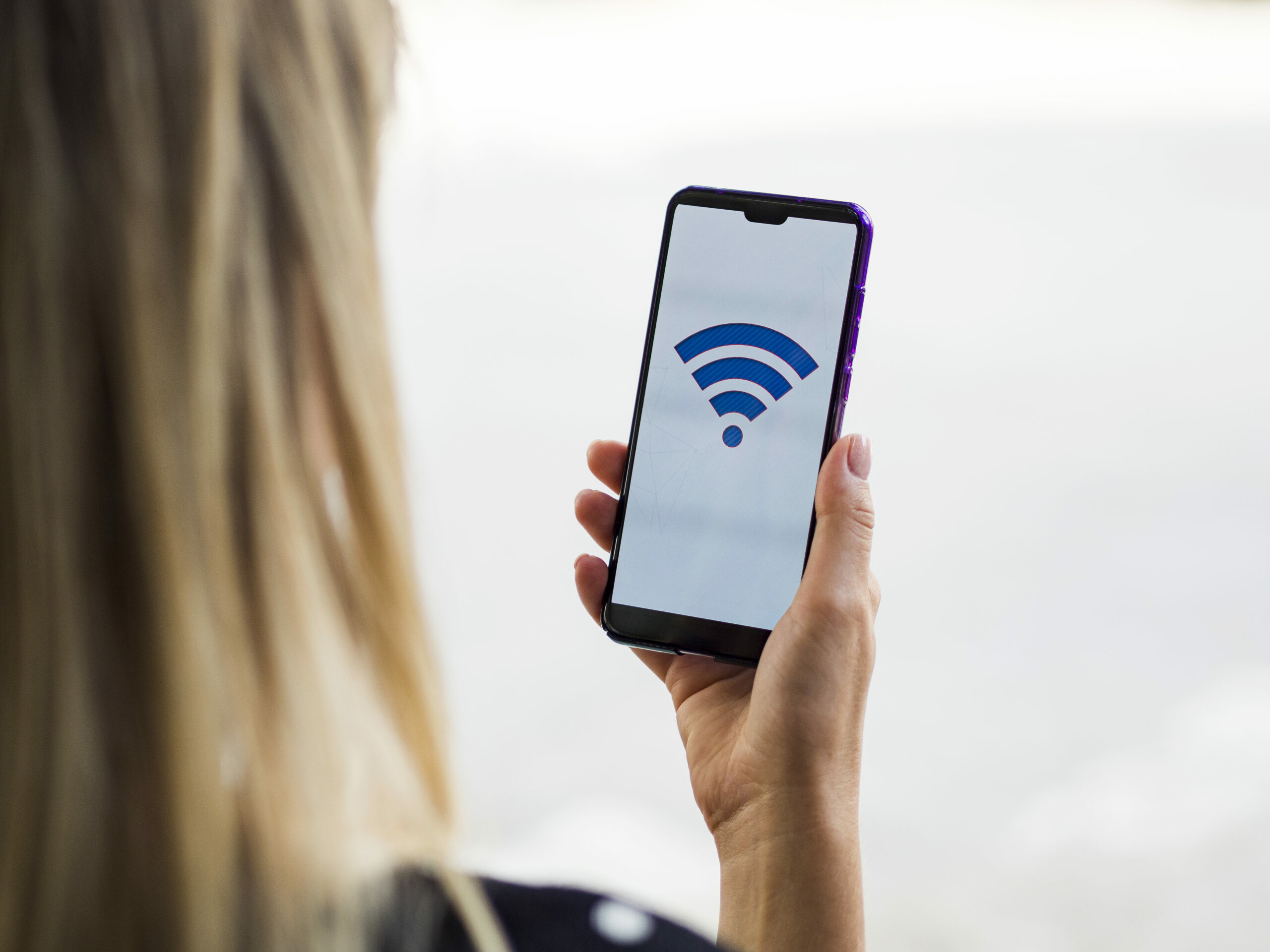 Туристам рассказали, чем опасен Wi-Fi в отеле