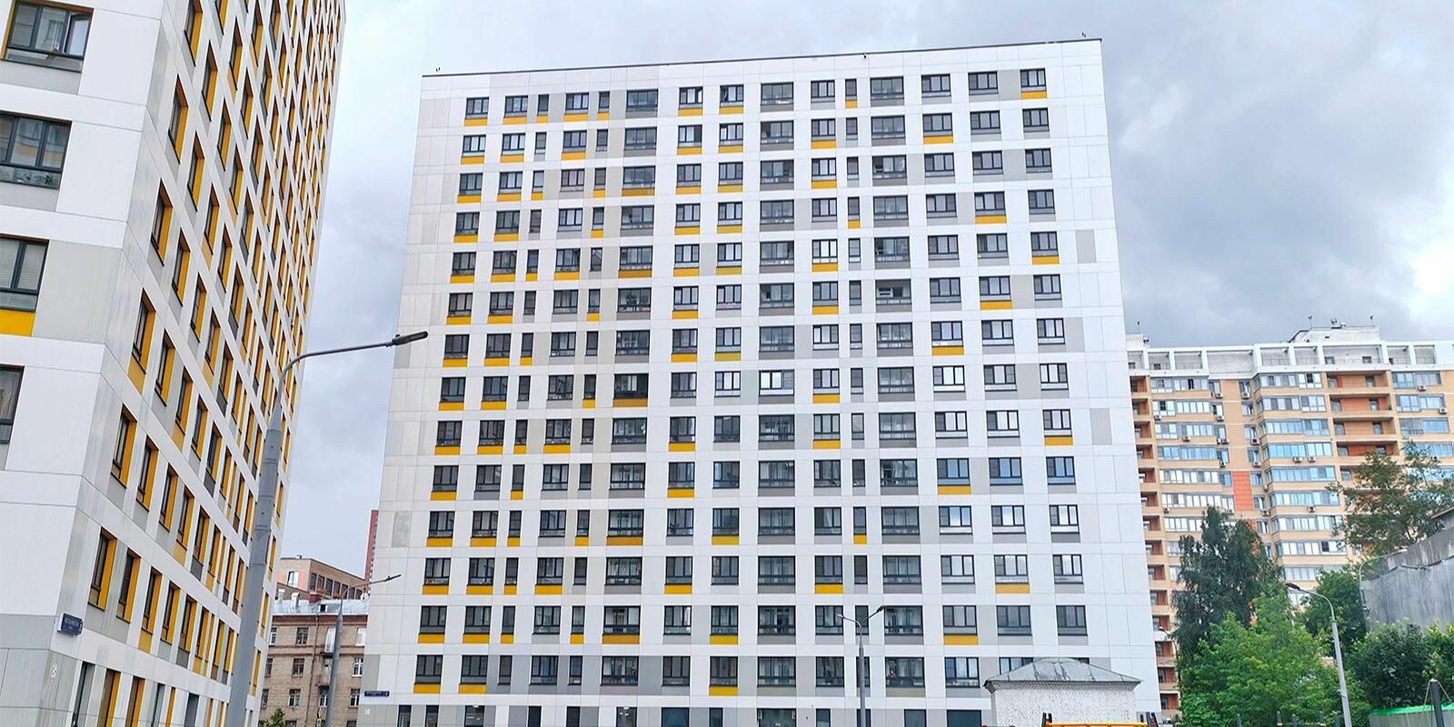 На улице Мельникова выставили на торги два крупных помещения