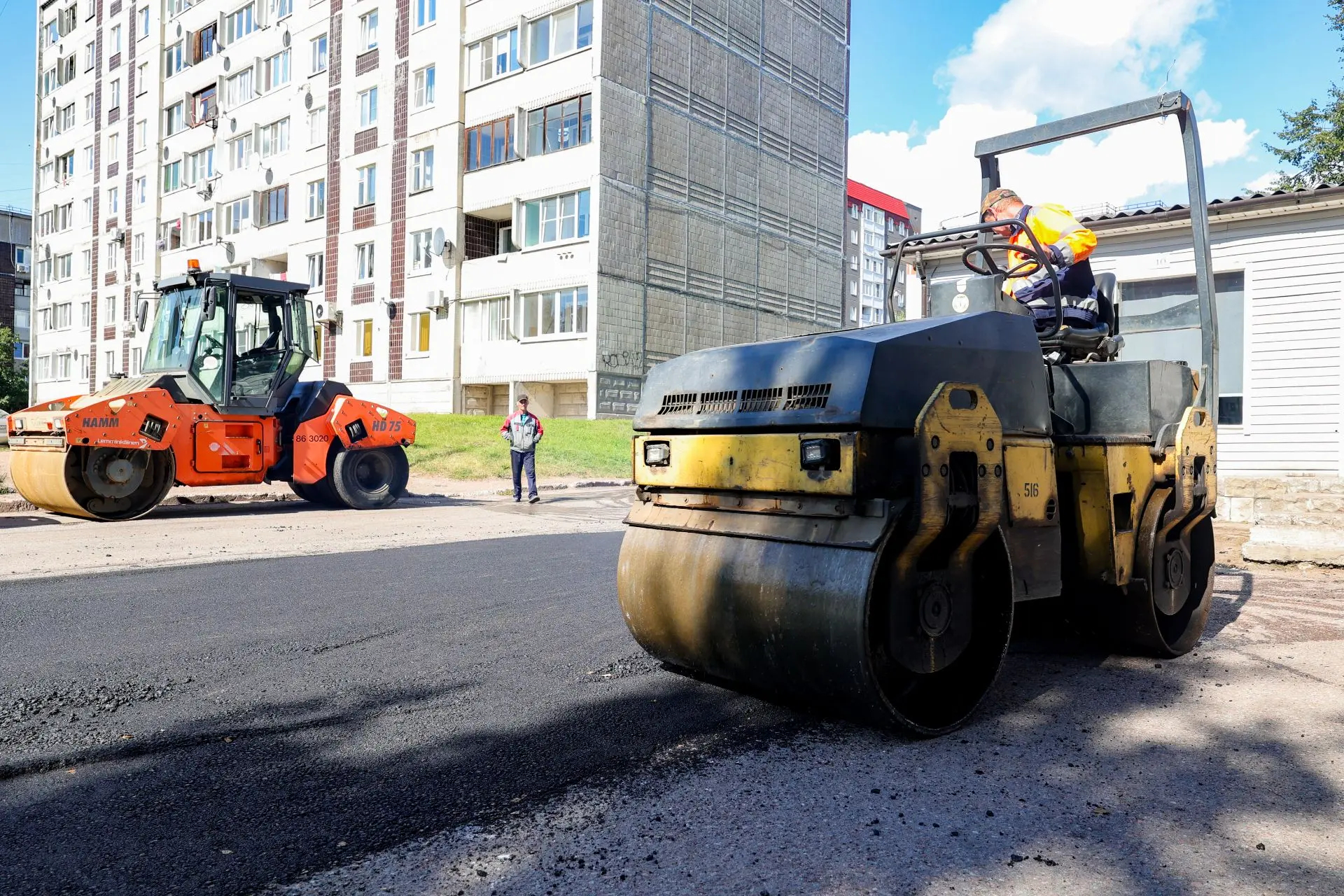 В Выборге ремонтируют дорожное покрытие
