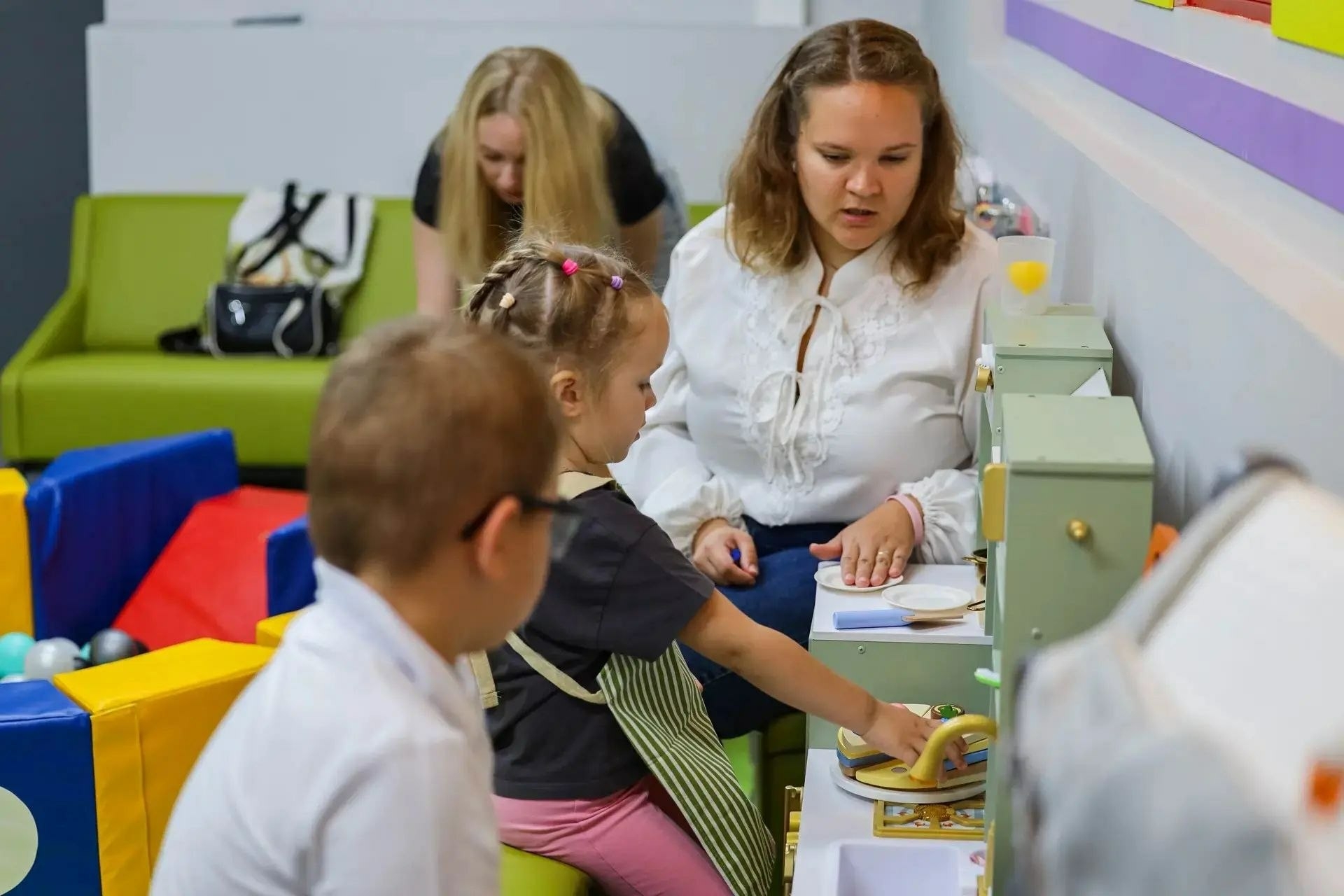В Тихвине открылось пространство «Скворечник» для молодых семей
