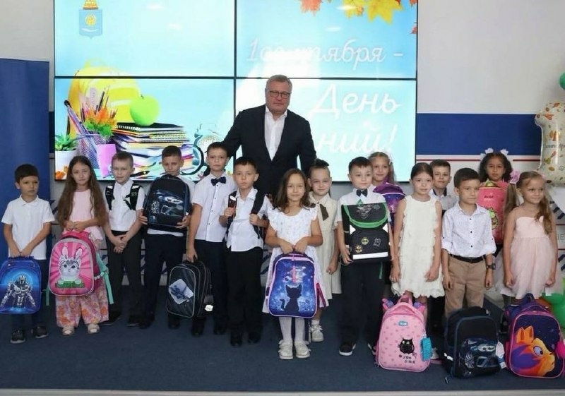 Игорь Бабушкин рассказал, что астраханским первоклассникам передадут более 6 тысяч портфелей