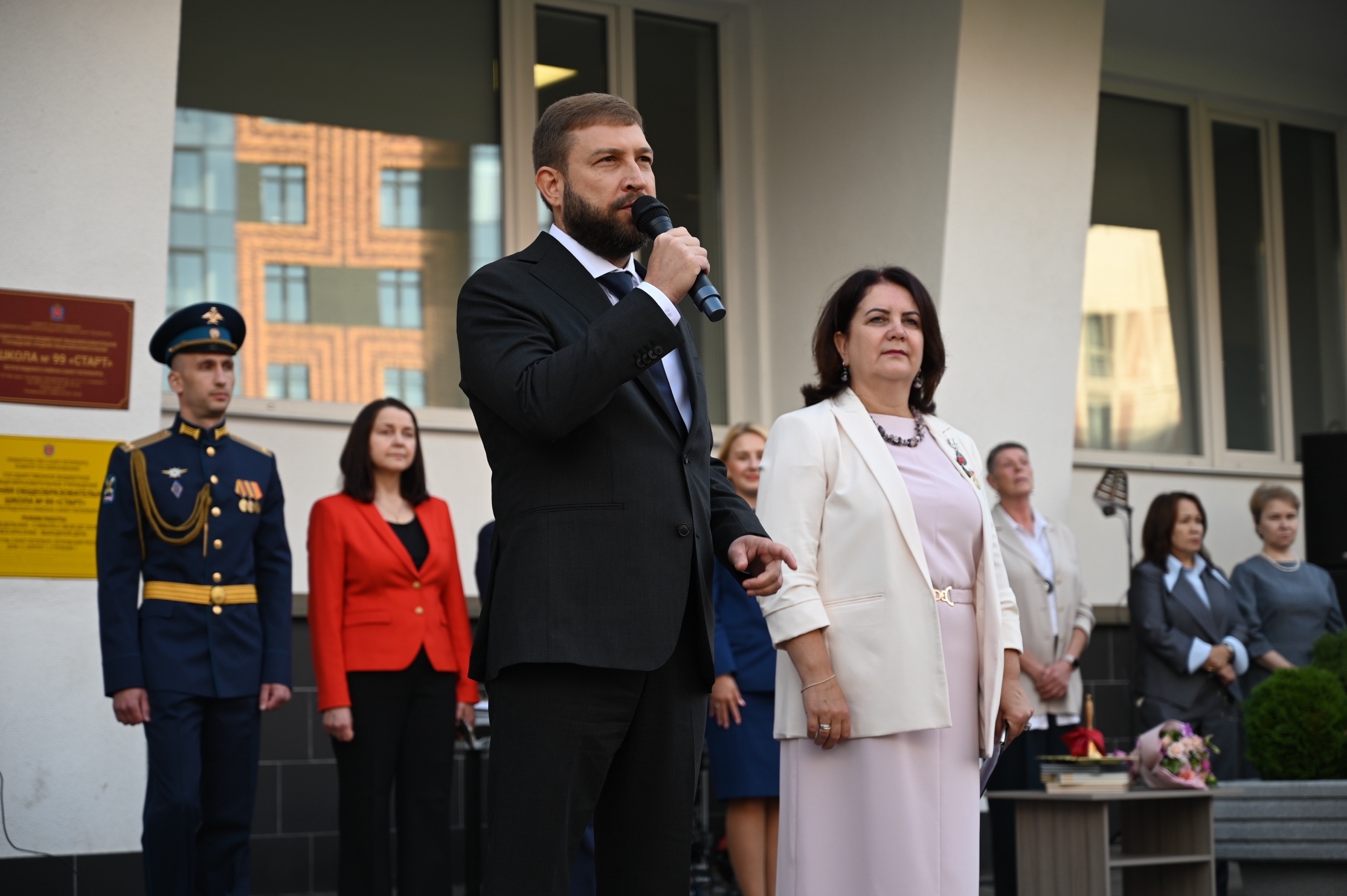 Ваньчков: в Петроградском районе Петербурга 1250 детей начали учебный год