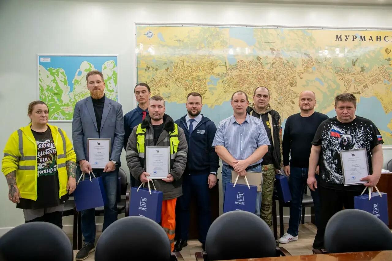 Лебедев наградил мурманчан, спасших людей во время пожара