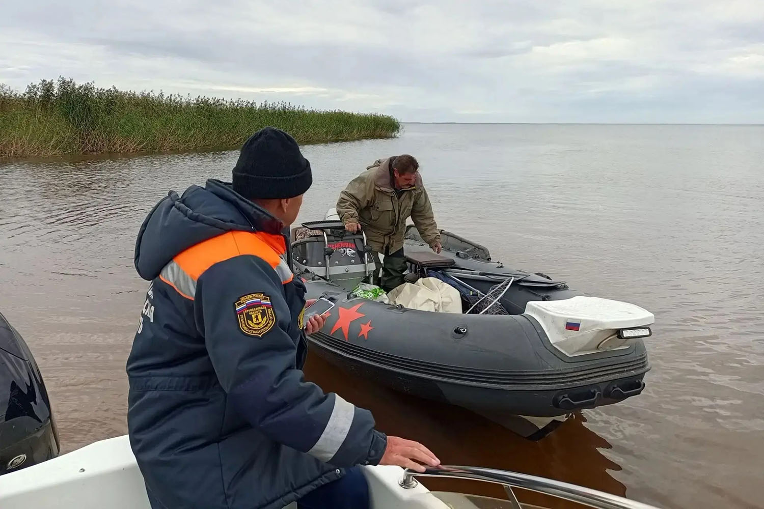 На Рыбинском водохранилище почти сутки искали пропавшего рыбака