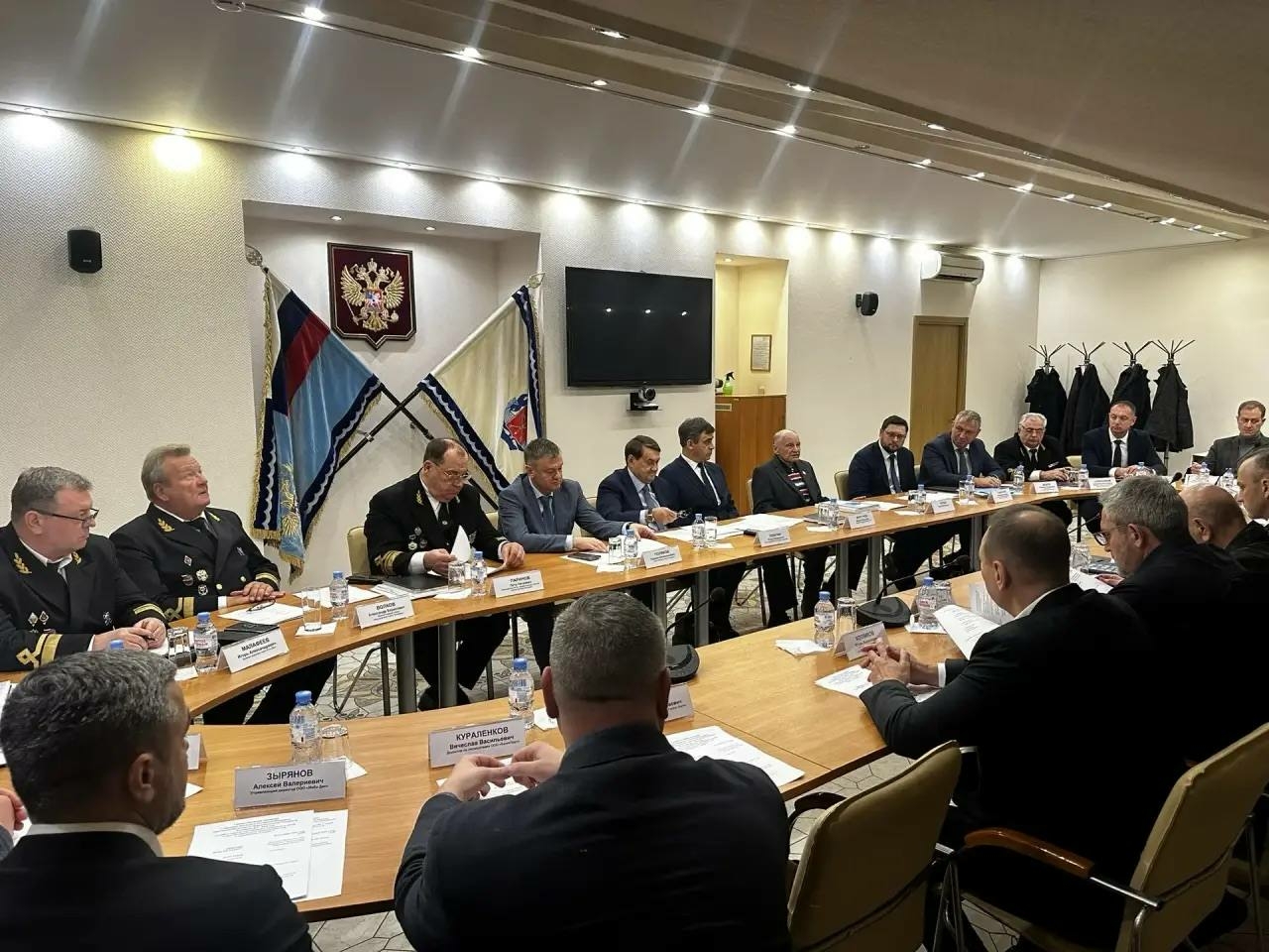 Поляков обсудил подготовку порта Петербурга к новым грузопотокам