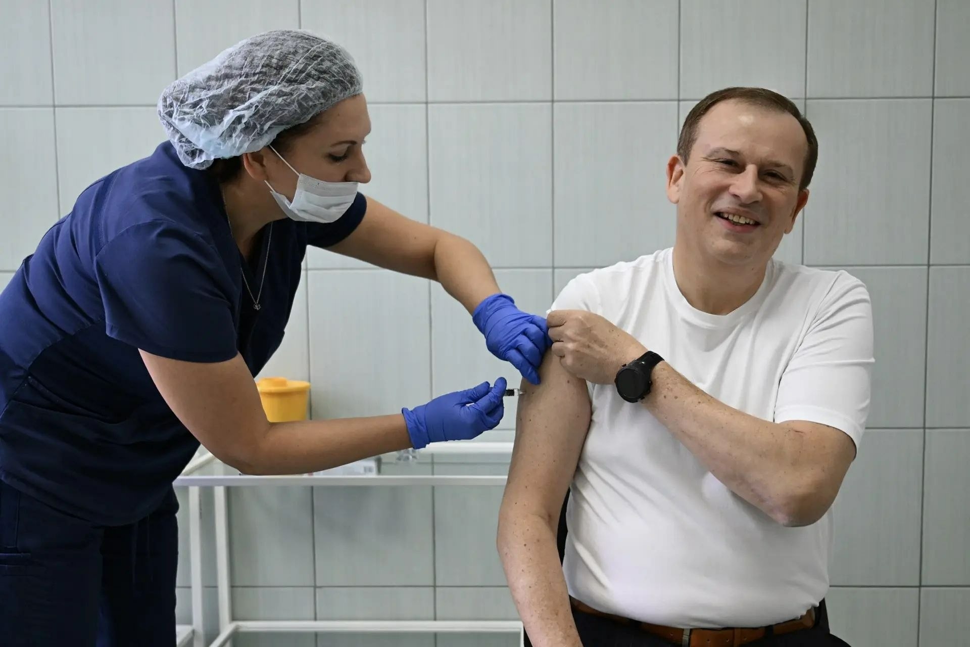 Дрозденко пригласил жителей Ленобласти пройти вакцинацию от гриппа